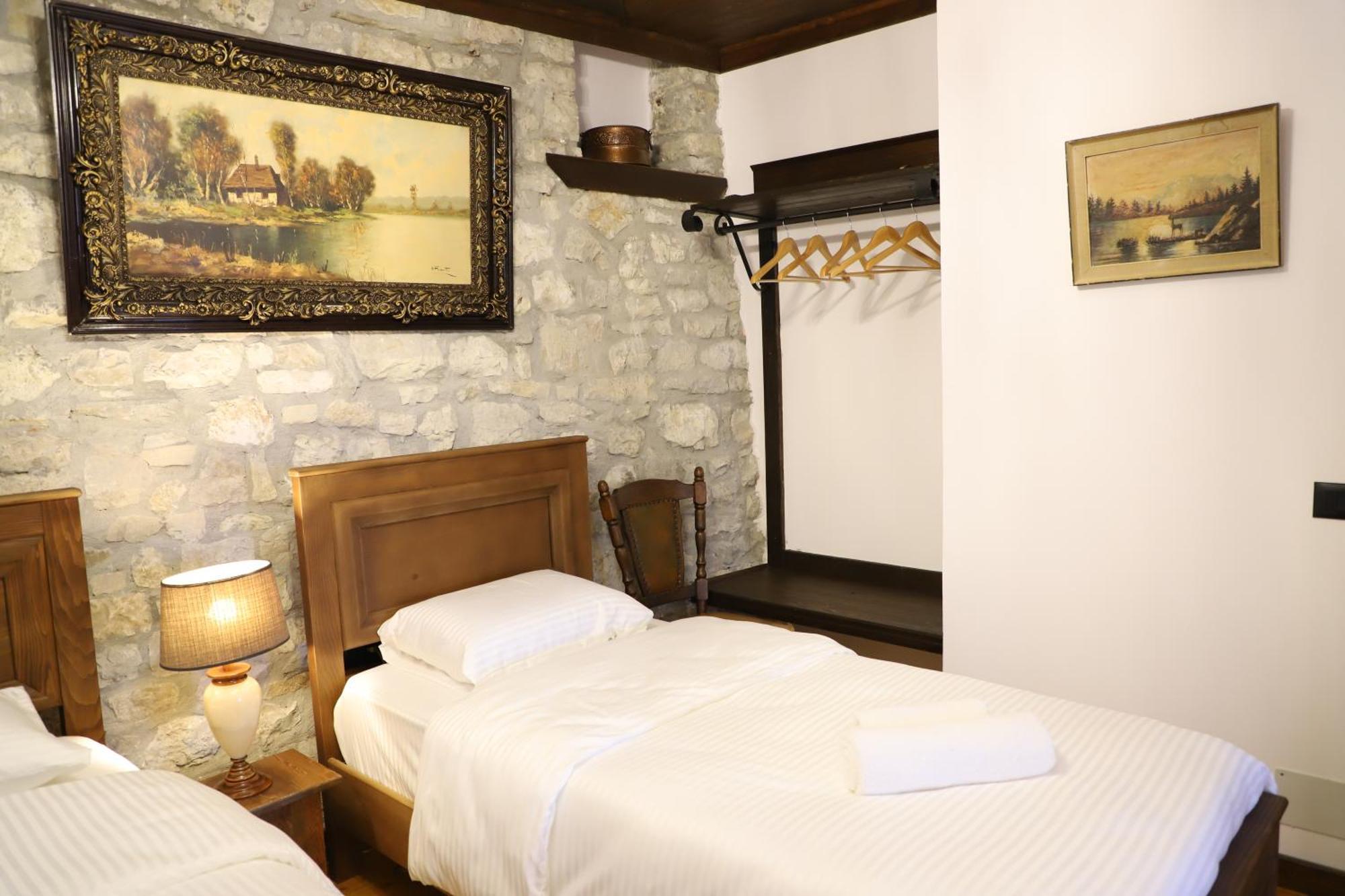 Vila Art Berat Castle ภายนอก รูปภาพ